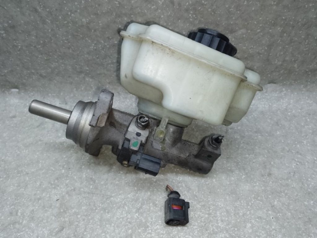 1K1 614 019 M | Головний гальмівний циліндр VOLKSWAGEN JETTA USA 10-17