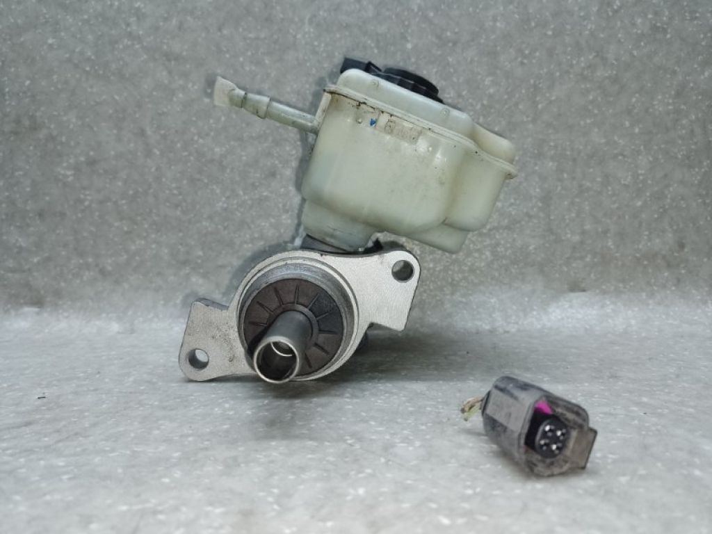 1K1 614 019 M | Головний гальмівний циліндр VOLKSWAGEN JETTA USA 10-17 - Фото 3