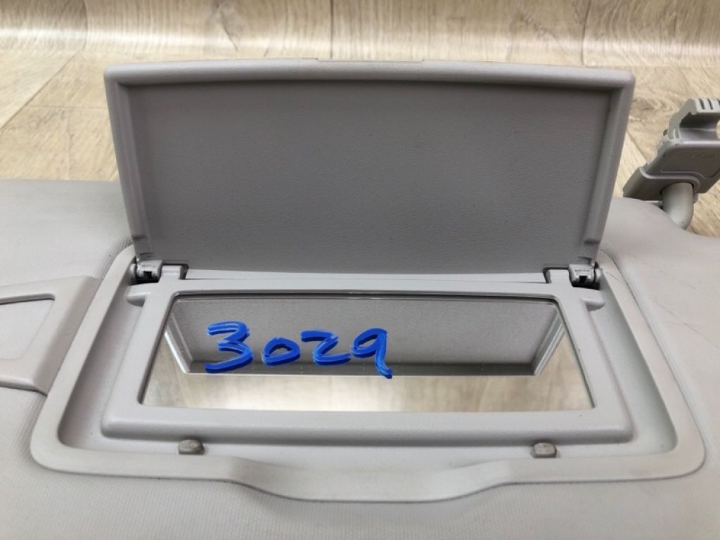 A 205 810 74 04 7M94 | Козирок сонцезахисний прав. MERCEDES C-CLASS W205 16-21 - Фото 4