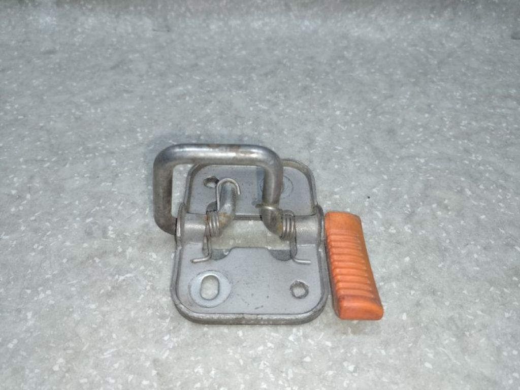 1K8 823 186 D | Петля замка капота VOLKSWAGEN JETTA USA 10-17 - Фото 2