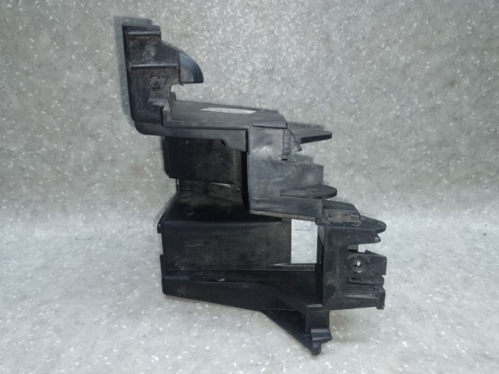 5C6 807 394 A | Кронштейн заднього бампера прав. VOLKSWAGEN JETTA USA 10-17 - Фото 2