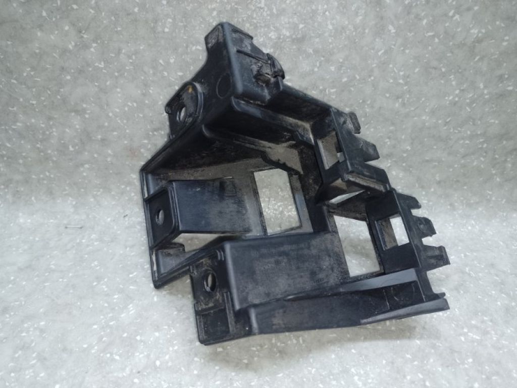 5C6 807 394 A | Кронштейн заднього бампера прав. VOLKSWAGEN JETTA USA 10-17 - Фото 3