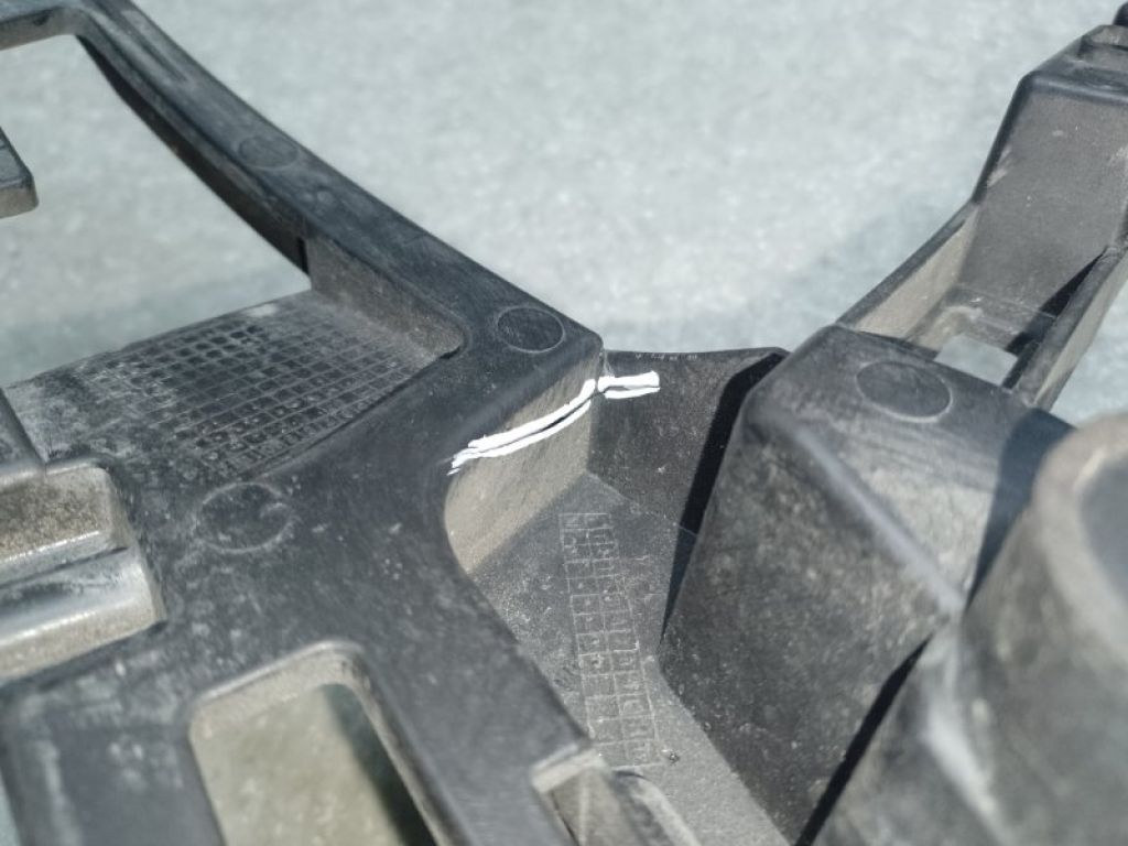 5C6 807 393 | Кронштейн заднього бампера лів. VOLKSWAGEN JETTA USA 10-17 - Фото 3