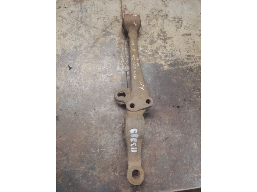 Важіль передньої підвіски нижній прав. HONDA ACCORD CE 95-98