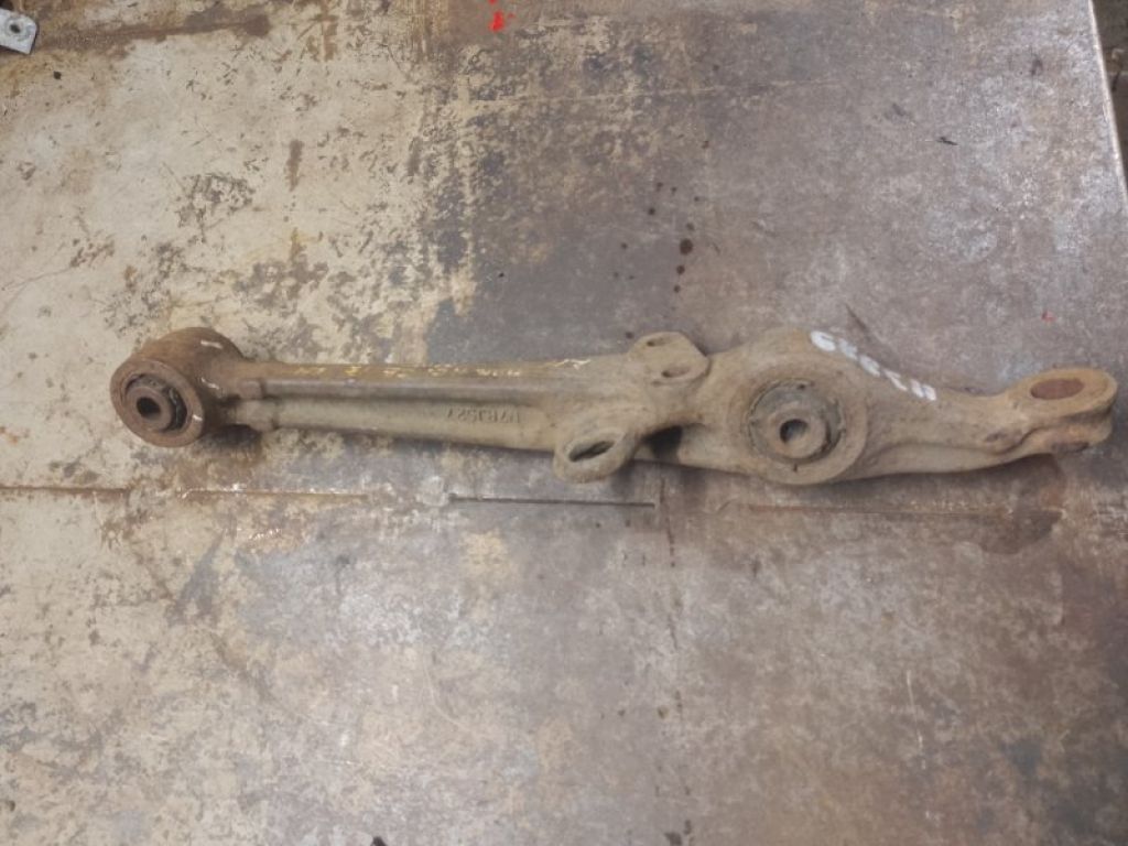 Важіль передньої підвіски нижній прав. HONDA ACCORD CE 95-98 - Фото 2