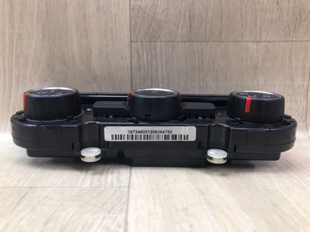 561 907 426 J ZJU | Блок керування піччю VOLKSWAGEN TIGUAN 08-17 - Фото 2