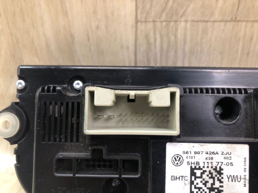 561 907 426 J ZJU | Блок керування піччю VOLKSWAGEN TIGUAN 08-17 - Фото 4