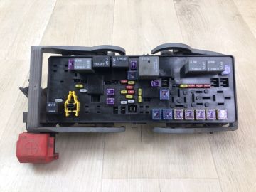 Блок запобіжників моторний відсік DODGE JOURNEY 08-20