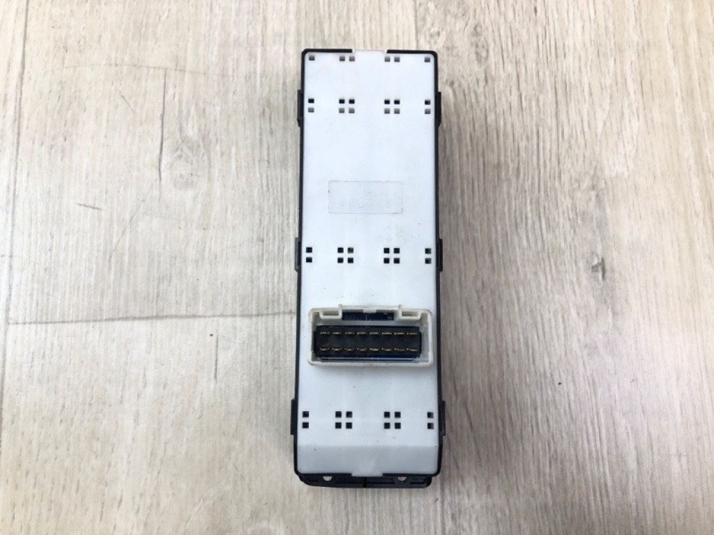 93570-2V0054X | Блок управления стеклоподъемниками HYUNDAI VELOSTER 11-18 - Фото 3