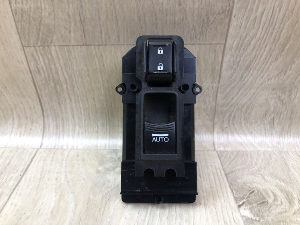 35760-TL2-A01 | Кнопка склопідіймача передн. прав. HONDA ACCORD CU8 / TSX 08-14