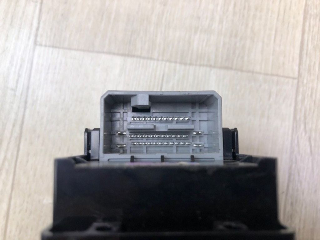 35760-TL2-A01 | Кнопка склопідіймача передн. прав. HONDA ACCORD CU8 / TSX 08-14 - Фото 4