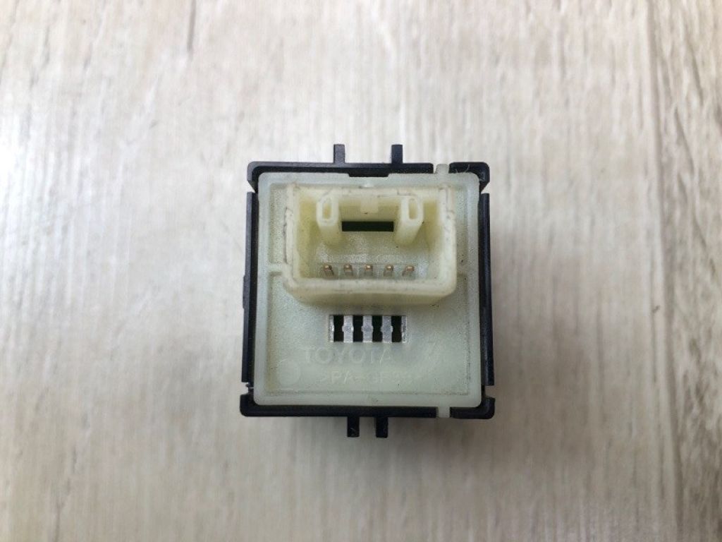 84930-0E160 | Кнопка центрального замку передн. прав. TOYOTA SIENNA 11-16 - Фото 4