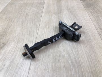 Ограничитель двери передн. лев. HYUNDAI ELANTRA AD 16-