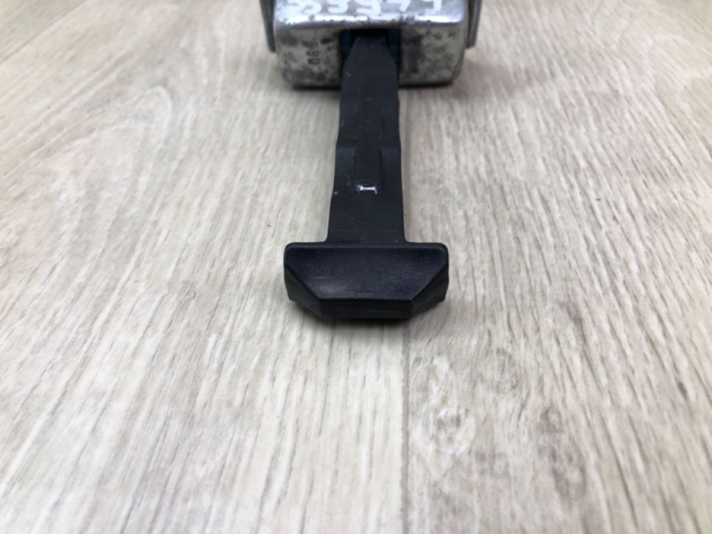 CP9Z-5823500-A | Обмежувач дверей передн. прав. FORD FOCUS 10-18 - Фото 4