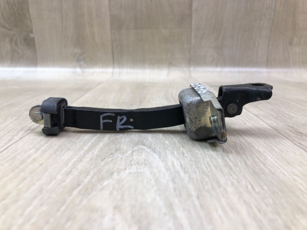 68610-33070 | Обмежувач дверей передн. прав. TOYOTA CAMRY 40 06-11 - Фото 2