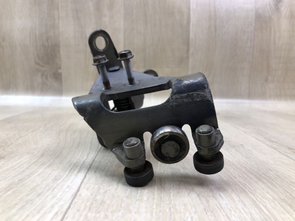 68390-08040 | Ролик зсувних дверей середній задн. лів. TOYOTA SIENNA 11-16 - Фото 2