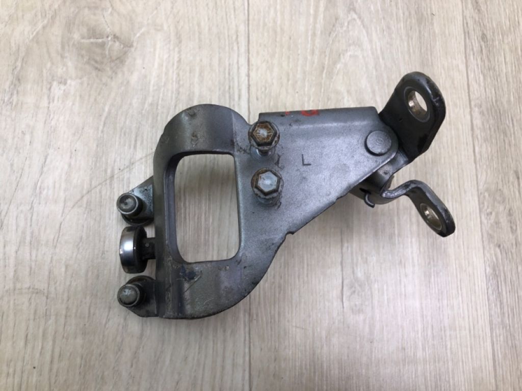 68390-08040 | Ролик зсувних дверей середній задн. лів. TOYOTA SIENNA 11-16 - Фото 4