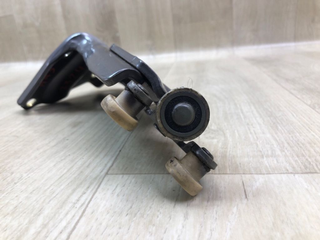 68360-08031 | Ролик зсувних дверей нижній задн. лів. TOYOTA SIENNA 11-16 - Фото 4