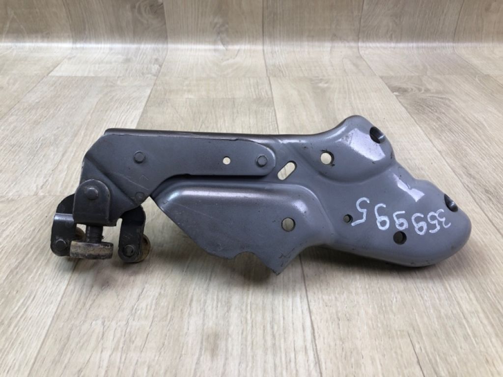 68360-08031 | Ролик зсувних дверей нижній задн. лів. TOYOTA SIENNA 11-16 - Фото 6