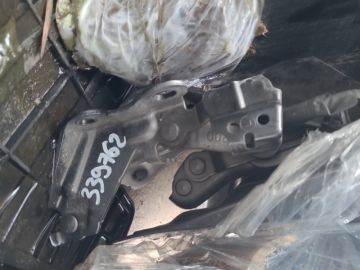 Петля капоту лів. LEXUS LS500 18-