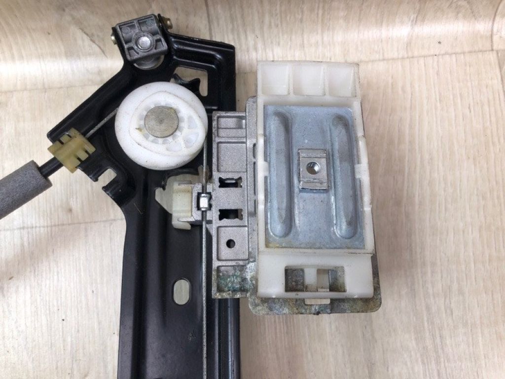 FR3Z-7623209-A | Склопідйомник передн. лів. FORD MUSTANG 15- - Фото 5