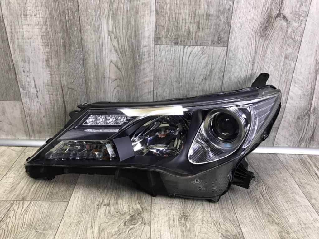 81185-42570 | Фара лів. TOYOTA RAV4 13-19