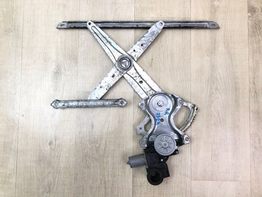 69803-08020 | Склопідйомник задн. прав. TOYOTA SIENNA 11-16