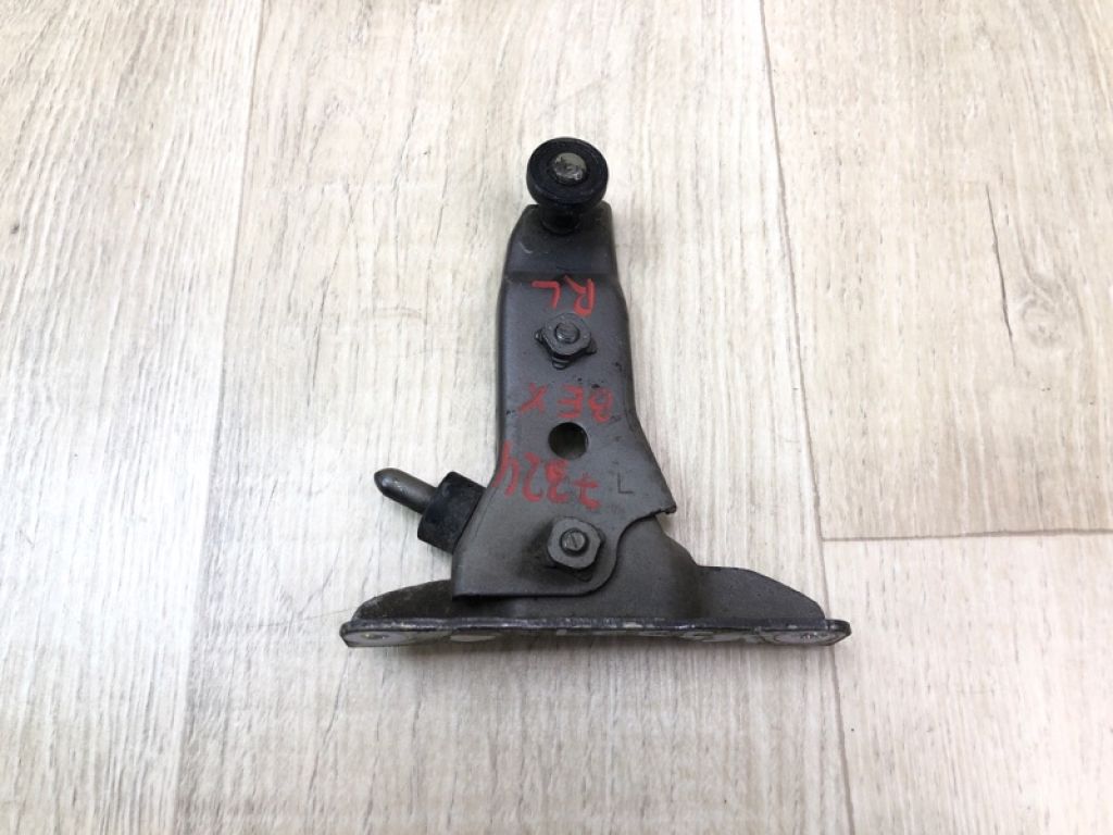 68320-08020 | Ролик зсувних дверей верхній задн. лів. TOYOTA SIENNA 11-16