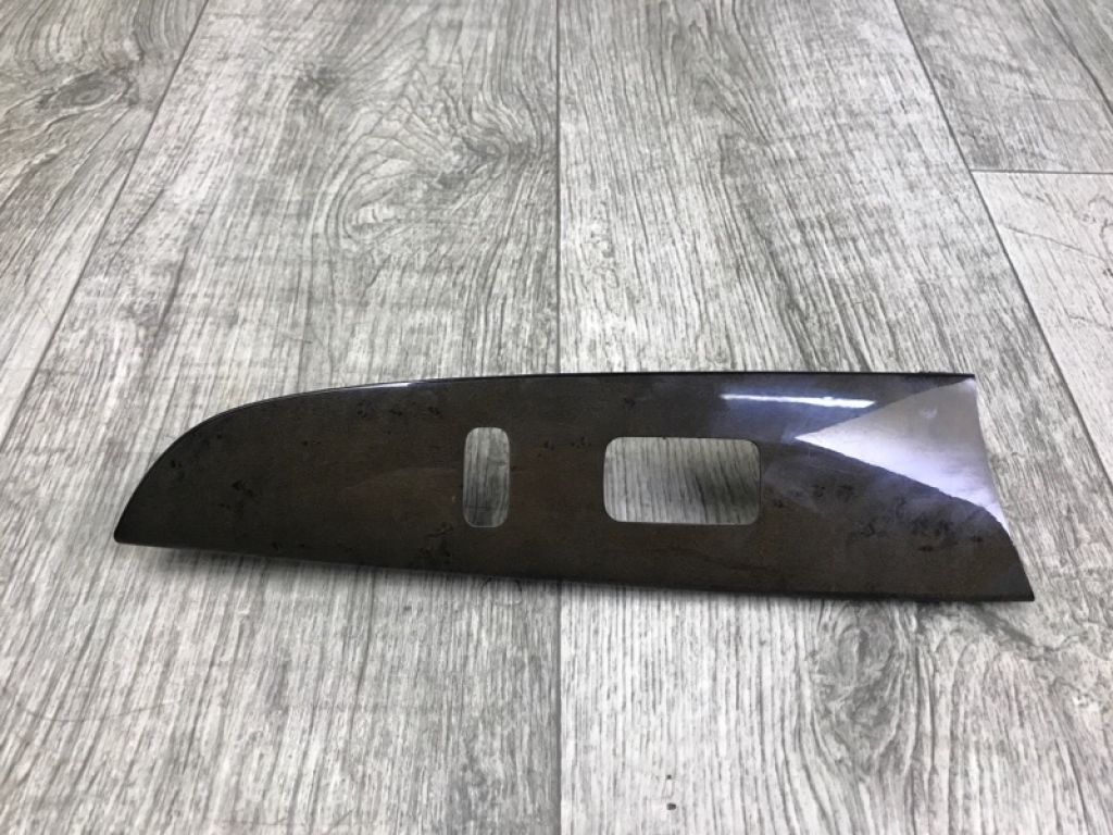 7423153330 | Накладка кнопок склопідйомника передн. прав. LEXUS IS250/350 05-13