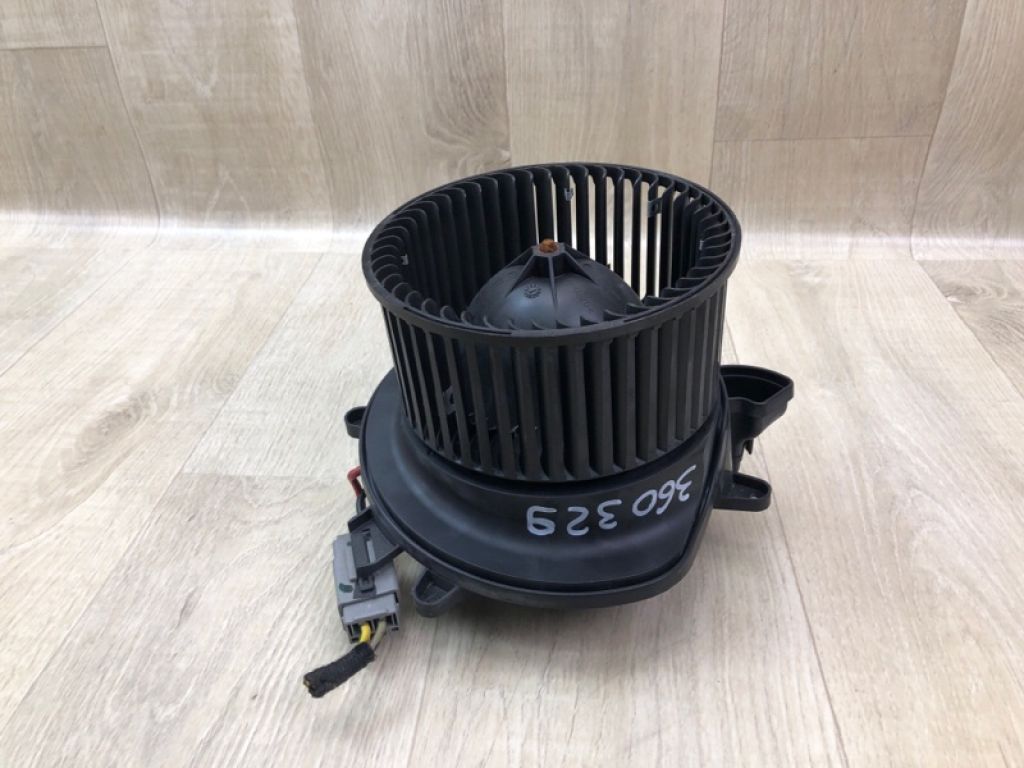 FR3Z-19805-B | Моторчик печки FORD MUSTANG 15-