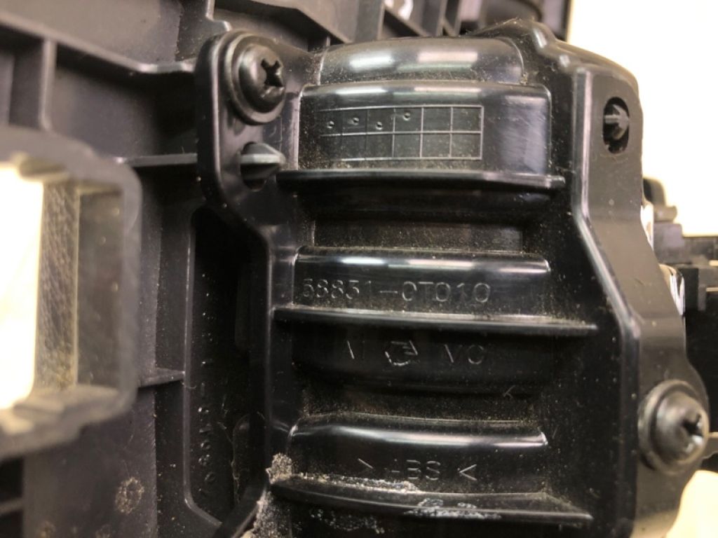 588040T051B1 | Попільничка TOYOTA VENZA 09-16 - Фото 6