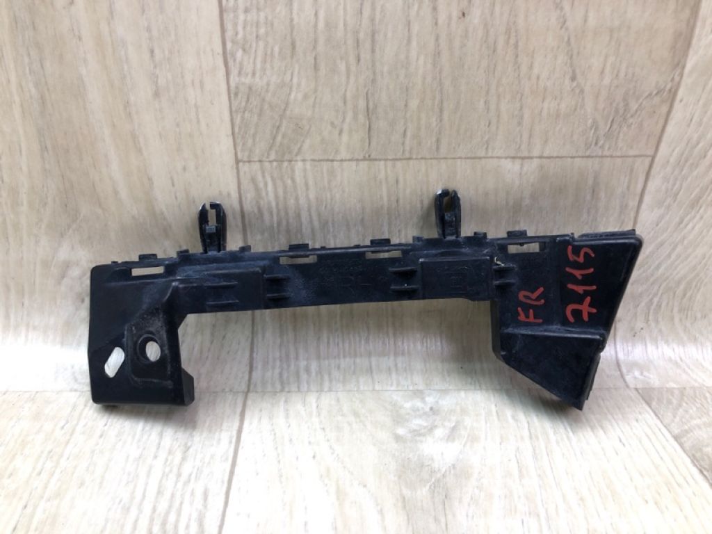 84229330 | Кронштейн переднього бампера (на крилі) прав. CHEVROLET CRUZE 15-