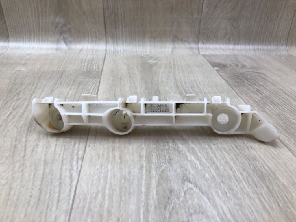 6400F880 | Кронштейн переднього бампера (на крилі) прав. MITSUBISHI OUTLANDER GF 12-