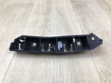 Кронштейн переднего бампера (на крыле) прав. FORD FOCUS 10-18