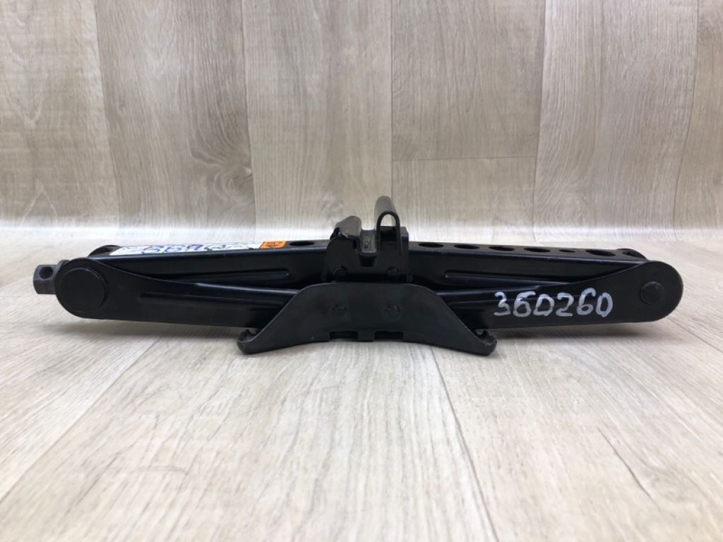 DM5Z-17080-A | Домкрат FORD FOCUS 10-18