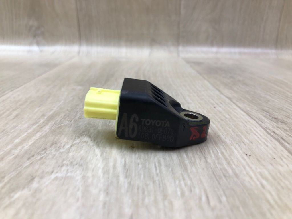 89831-0E070 | Датчик удара передн. TOYOTA VENZA 09-16 - Фото 2