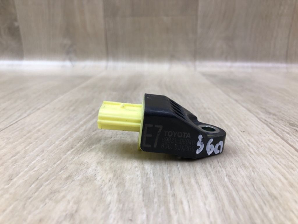 89831-08040 | Датчик удару TOYOTA SIENNA 11-16 - Фото 2