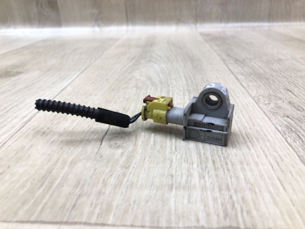 5K0 959 659 A | Датчик удару передн. VOLKSWAGEN JETTA USA 10-17