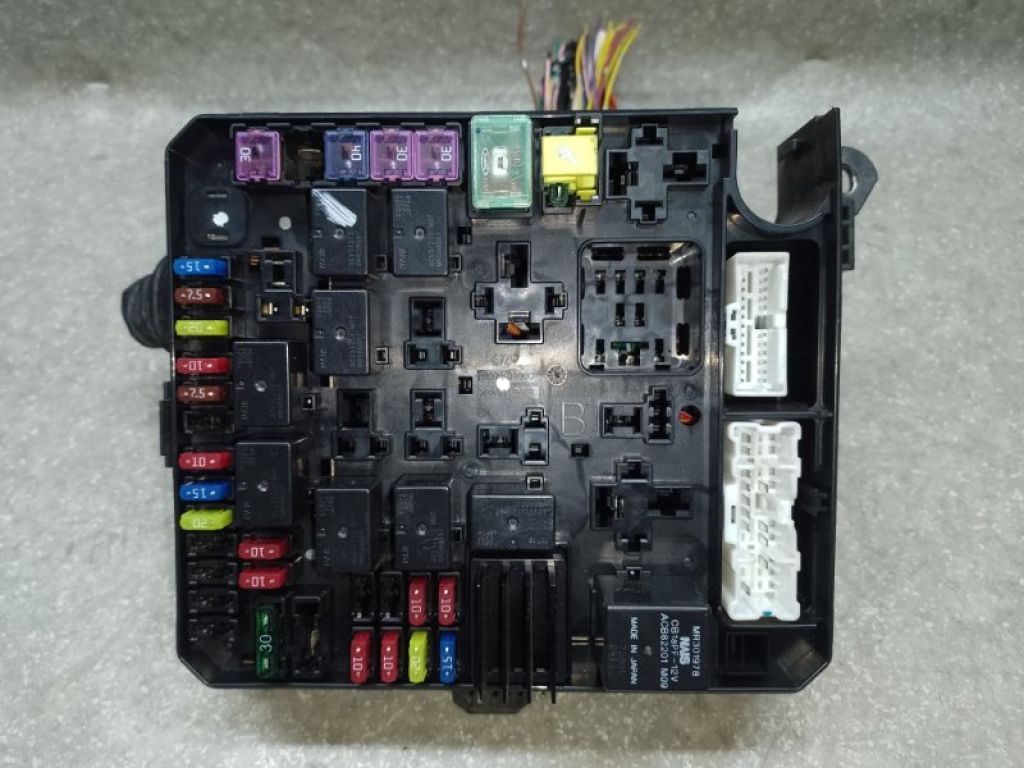 8565A111 | Блок запобіжників моторний відсік MITSUBISHI OUTLANDER XL 05-13 - Фото 2