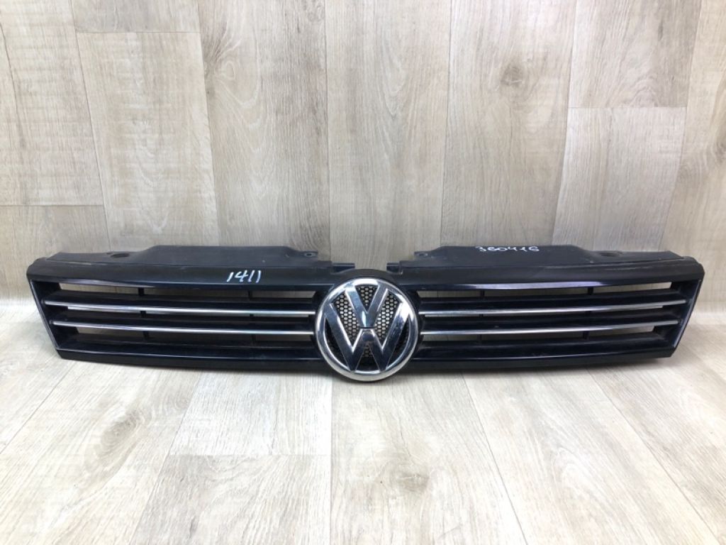 5C6 853 651 A ZLL | Решітка радіатора VOLKSWAGEN JETTA USA 10-17