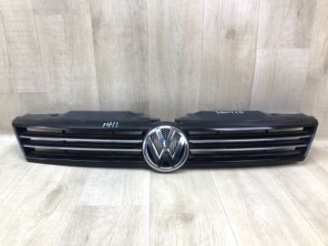 Решітка радіатора VOLKSWAGEN JETTA USA 10-17