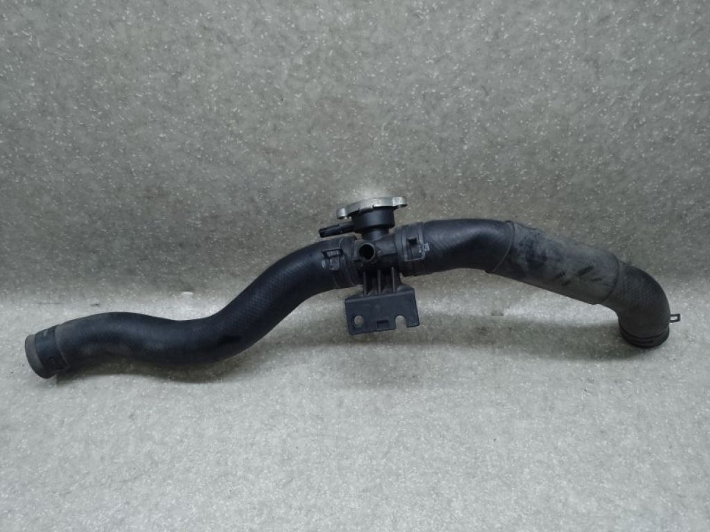 1350A015 | Горловина радиатора MITSUBISHI OUTLANDER XL 05-13