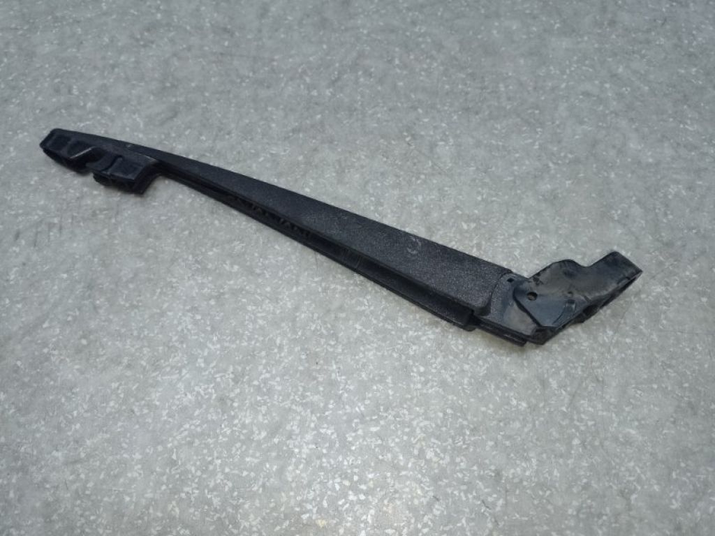 8253A029 | Повідець склоочисника задній MITSUBISHI OUTLANDER XL 05-13