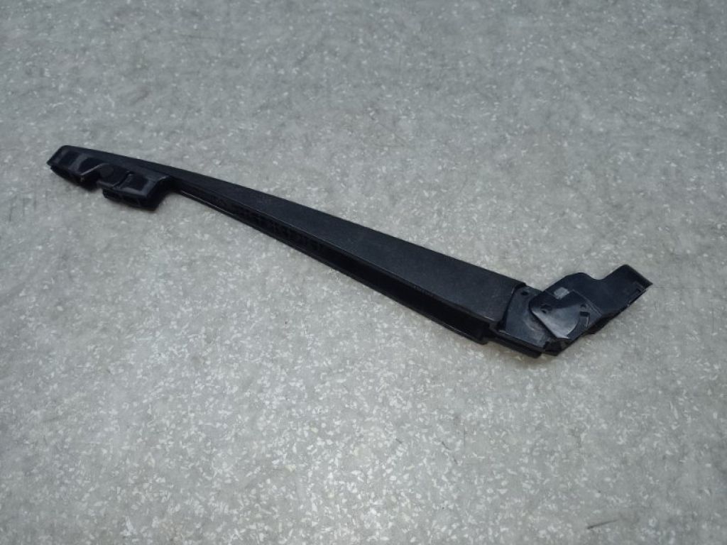 8253A029 | Поводок стеклоочистителя задний MITSUBISHI OUTLANDER XL 05-13