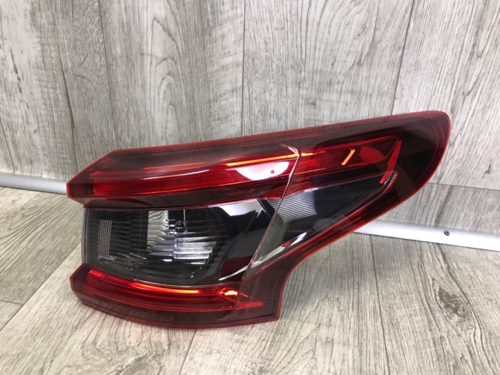 26550-HV00A | Ліхтар зовнішній прав. NISSAN QASHQAI/ROGUE SPORT 14-
