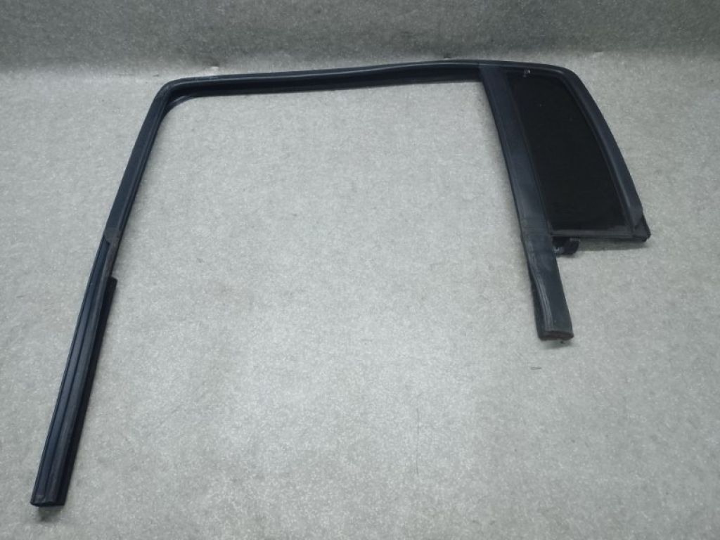 25830043 | Скло дверей глухе задн. лів. HUMMER H3 05-10