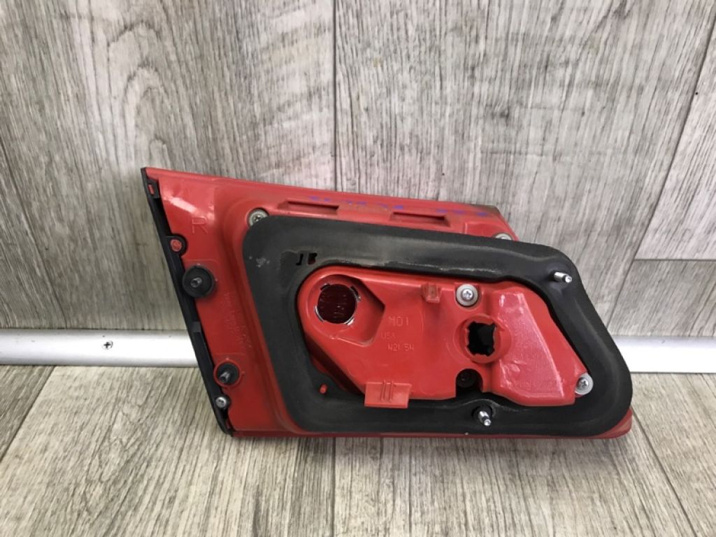 81581-33150 | Ліхтар внутрішній прав. LEXUS ES350 06-12 - Фото 3