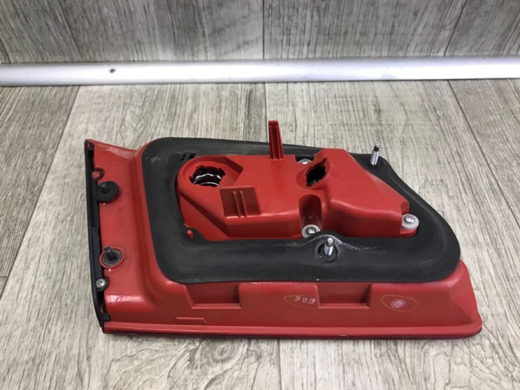 81581-33150 | Ліхтар внутрішній прав. LEXUS ES350 06-12 - Фото 4