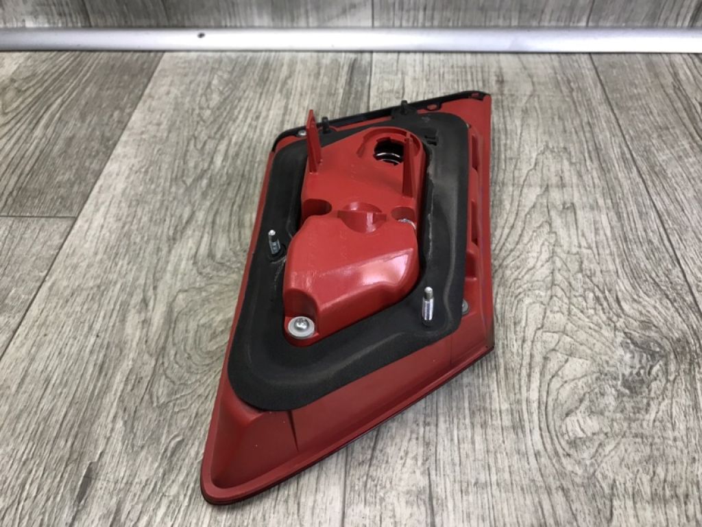 81581-33150 | Ліхтар внутрішній прав. LEXUS ES350 06-12 - Фото 5