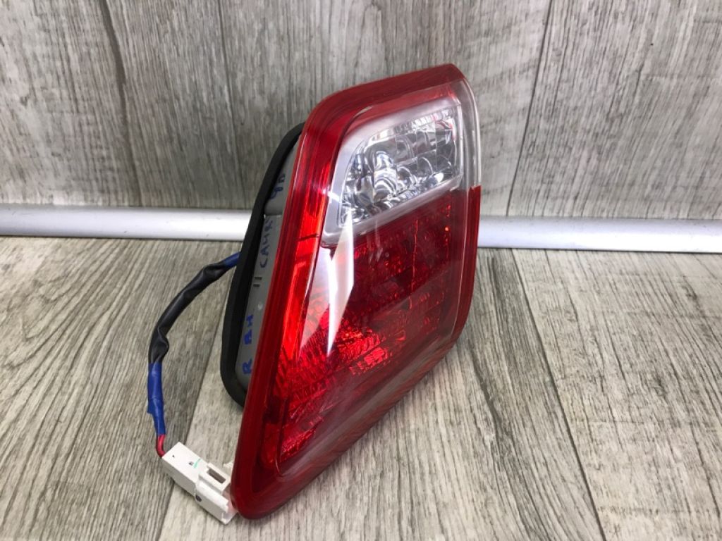 81580-06120 | Ліхтар внутрішній прав. TOYOTA CAMRY 40 06-11 - Фото 2